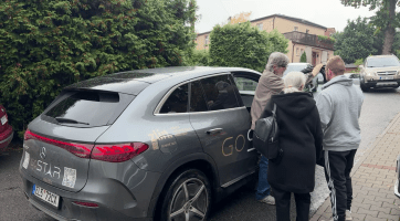 Senior Taxi jezdí ve Zlíně už půl roku, každý měsíc přepraví přes 300 seniorů