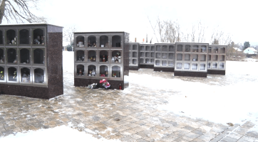 Čtvrtina nových kolumbárií v Hodoníně už má své nájemníky