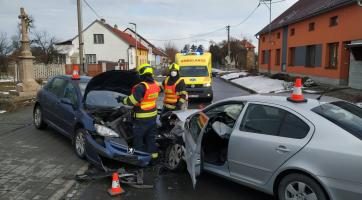 namrzlé vozovky způsobily komplikace řidičům (Kroměřížsko)