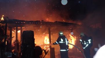 Devět hasičských jednotek vyjelo k požáru na Zlínsku