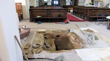 Archeologové v kostele objevili hrob starý 300 let
