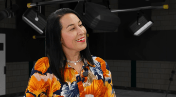 Slováckému divadlu přeji, aby do něj přicházeli lidé s otevřeným srdcem a myslí. Aby se v něm snažili najít něco, co je v přemýšlení posune, říká herečka Jitka Hlaváčová