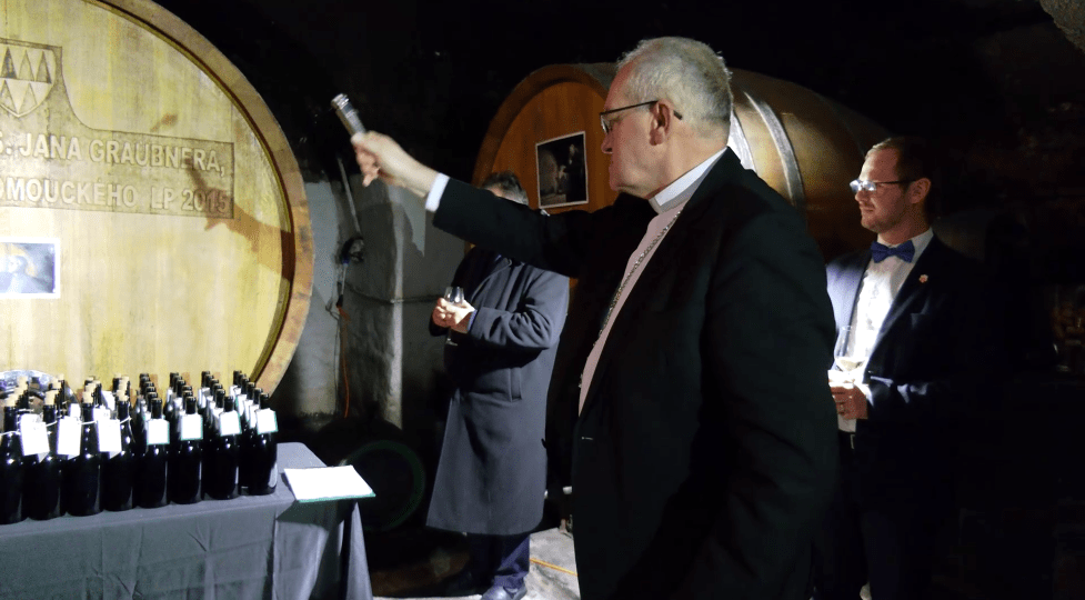 Arcibiskup Josef Nuzík požehnal novým vínům