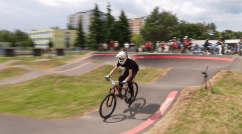 Závody ve Free time zóně Trávníky obohatila trialová exhibice
