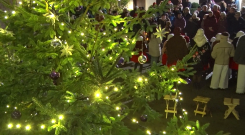 Něčičáci si zazpívali koledy na Vávrově mlýně