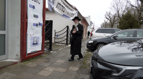 Do Holešova míří židovští poutníci z celého světa