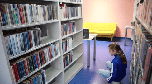 Děti si v knihovně zahrály únikovku a vytvořily japonské divadélko