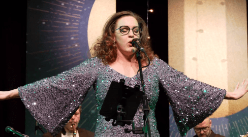 Městský ples ve Strážnici spojil tanec, večeři i stand-up comedy