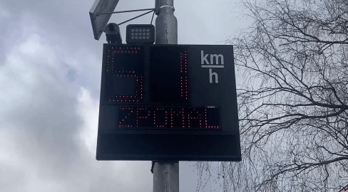 Radar u základní školy v Luhu zaznamenal 50 tisíc překročení rychlosti