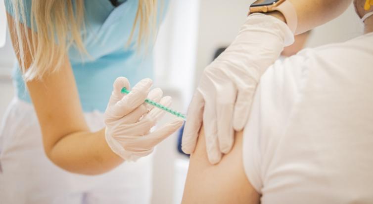 Ve Vsetínské nemocnici ukončilo provoz očkovací centrum 