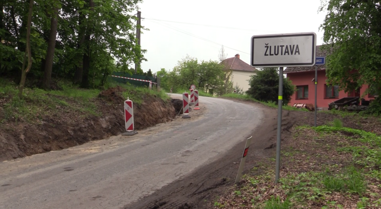 Zlínský kraj opravuje silnici, která už byla v havarijním stavu