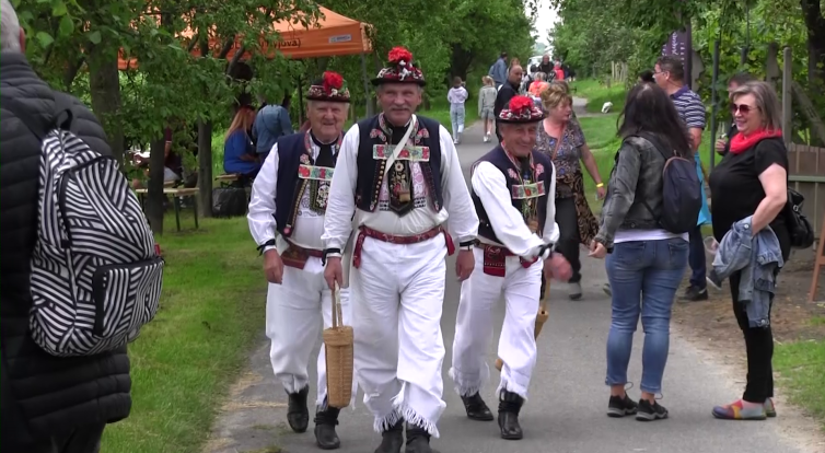 Sklepní uličku ve Skoronicích zaplnili milovníci vína