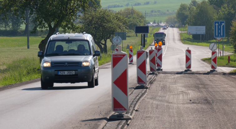 U Bílovic se opravuje silnice z Uherského Hradiště na Zlín