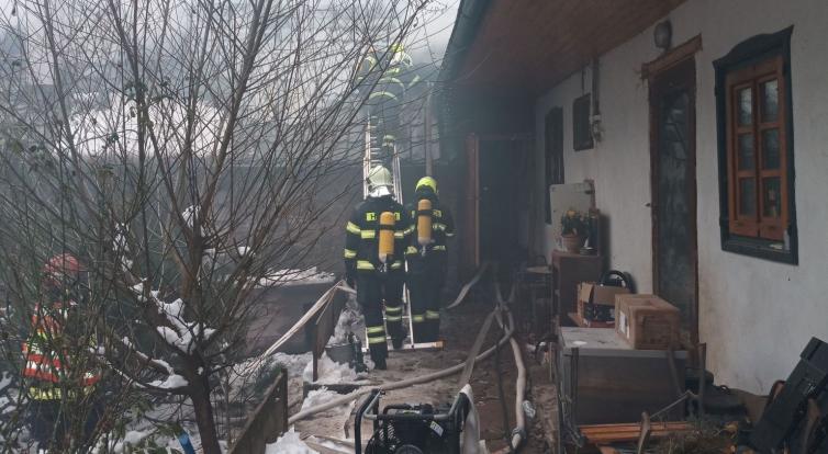 Požár domu ve Vápenicích způsobil škodu za dva miliony korun