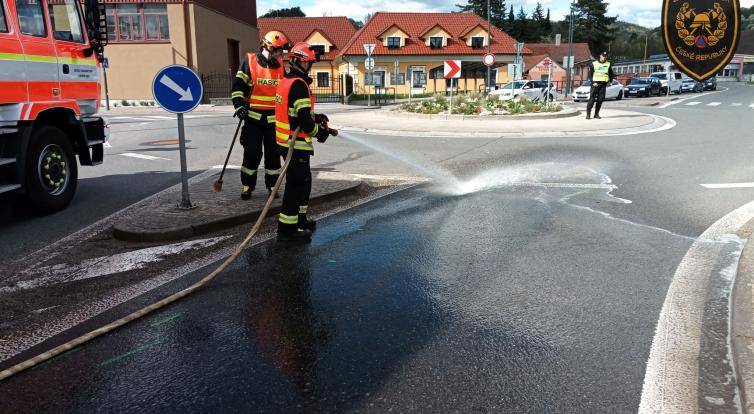 Po srážce s osobním vozidlem zemřel na Zlínsku pětatřicetiletý cyklista