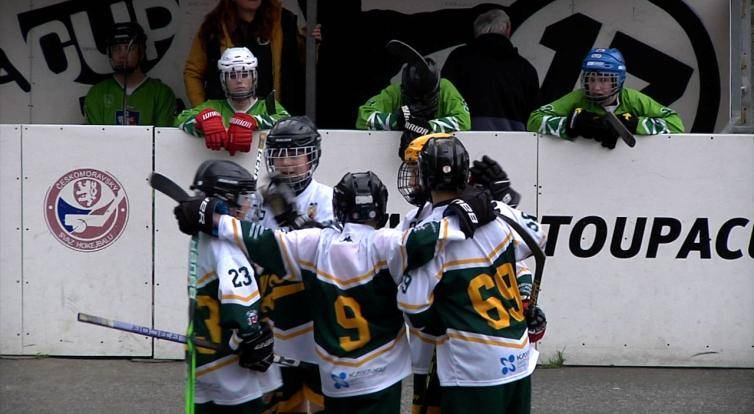 Hokejbaloví starší žáci porazili doma HBK Medokýš Martin 7:3
