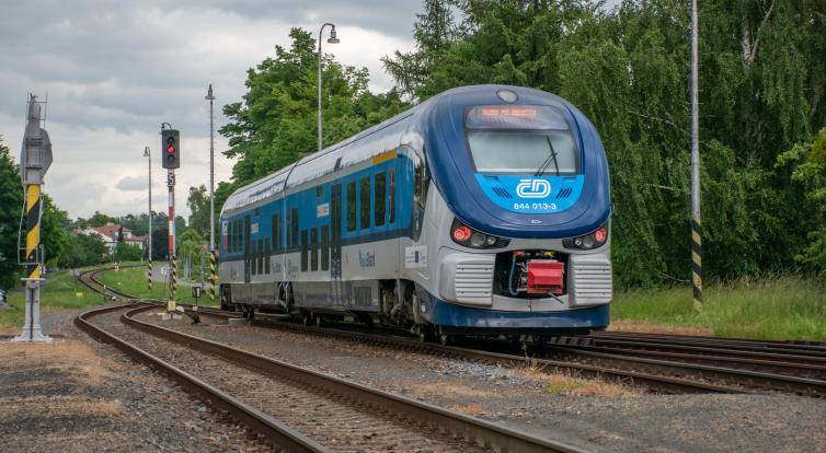 Novinky v krajské dopravě: Jízdné pro seniory nad 75 let zdarma, kombiozóny a nové cyklobusy