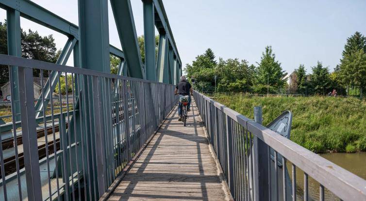 Městská policie v Kroměříži přitvrdila. Za porušování pravidel cyklisty pokutuje