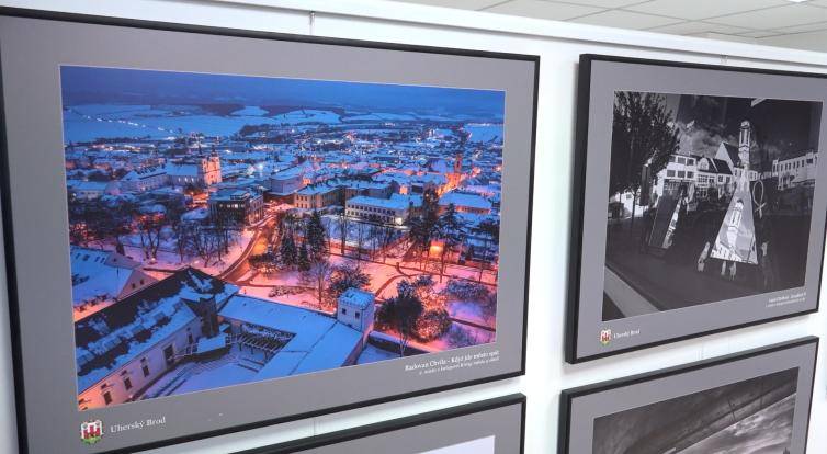 Výstava fotografií ze soutěže Brody v Brodě je k vidění v Městském informačním centru