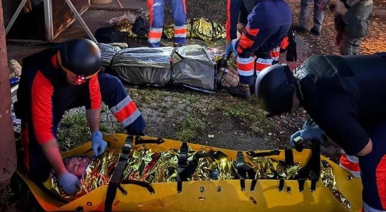 Dvanáctka krajských záchranářů má za sebou extrémně náročný kurz záchrany života