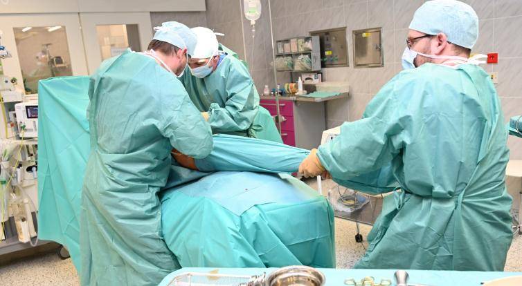 Ve valašskomeziříčské nemocnici používají při operacích kyčelního kloubu novinku