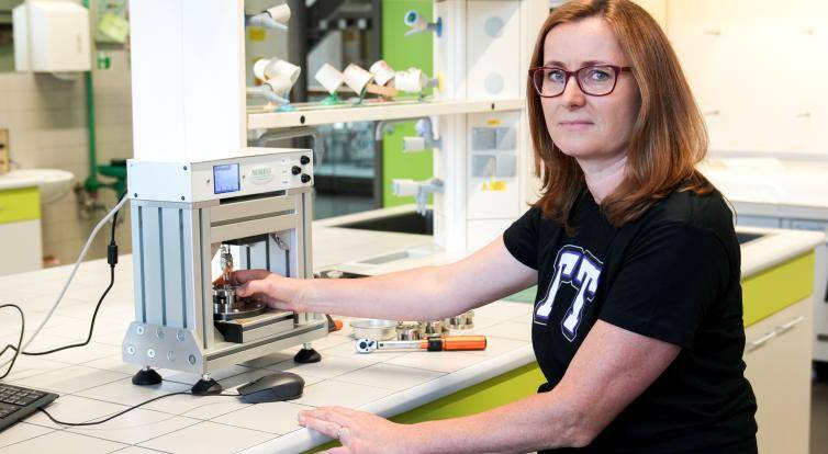 Vědci z UTB vyvíjí speciální materiál, který zvýší bezpečnost jaderných elektráren