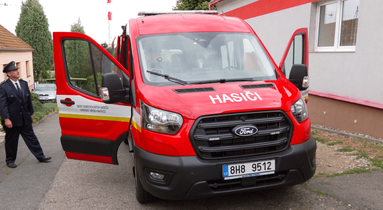 Hasiči v Havřicích slaví vítaný přírůstek – novou dodávku