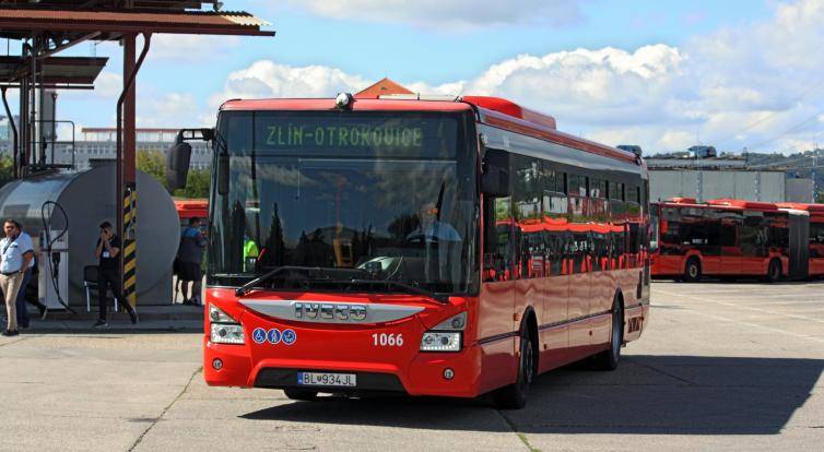 Tým DSZO se v klání elitních řidičů dopravních podniků neztratil