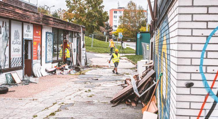 Na Jižních Svazích začala demolice Šmoulího města