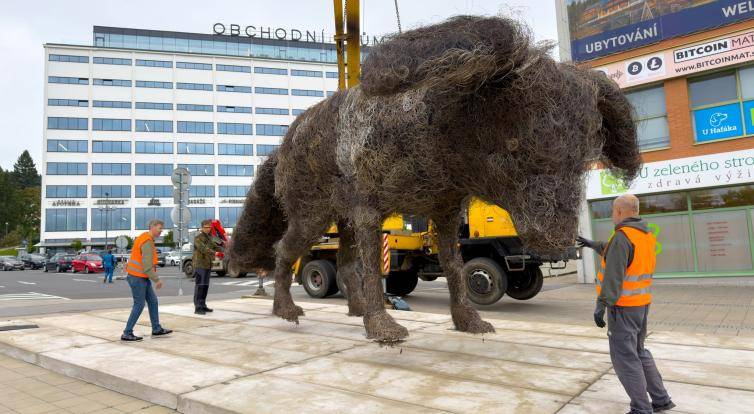 Do Zlína dorazil ikonický Vulpes Gott. Je z drátu a váží čtyři tuny