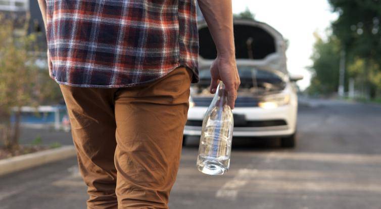 Na Vsetínsku havarovali řidiči osobáku, elektrokoloběžky i sdíleného kola. Všichni byli opilí