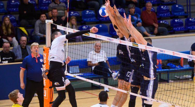Volejbalisté Zlína si v extralize připsali první body. Beskydy porazili 3:1 na sety