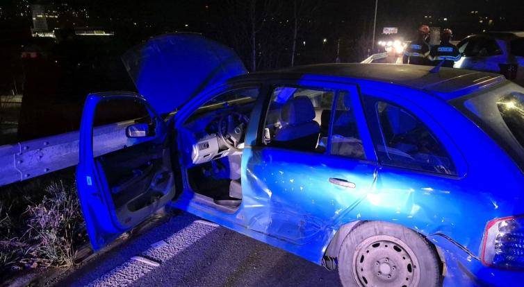 Náročný podvečer vsetínských hasičů: Během hodiny zasahovali u dvou nehod