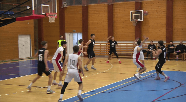 Basketbalisté Vsetína prohráli doma s Přerovem 70:96