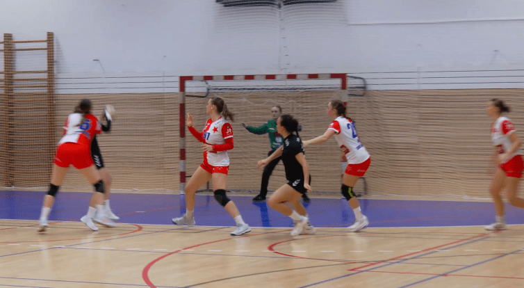 Premiéra na nové palubovce vyšla, házenkářky Kunovic přehrály pražskou Slavii