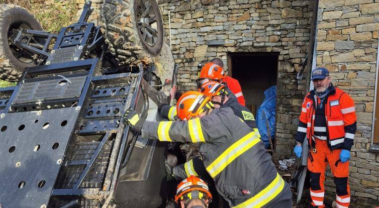 V Želechovicích nad Dřevnicí zavalila muže čtyřkolka