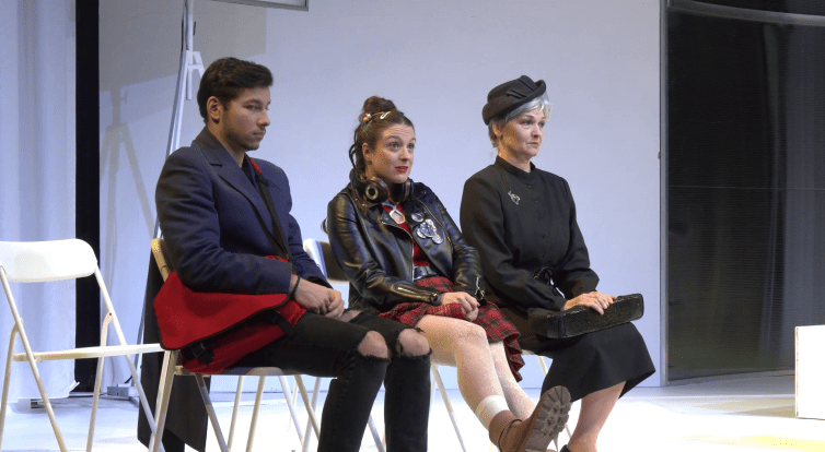 Česká premiéra nabídne politickou korektnost bez milosti