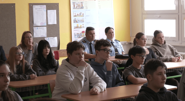 Šesťáci a osmáci se díky městské policii dozvídají více o kyberbezpečnosti