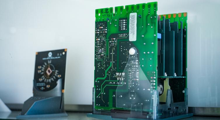 Baťova univerzita otevírá perspektivní bakalářskou specializaci zaměřenou na polovodiče