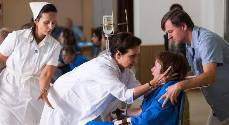 Nový televizní film Jiřího Stracha „Máma“ se natáčel i v Kroměříži