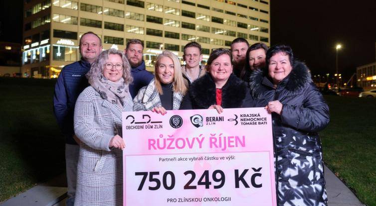 Růžový říjen letos pro zlínskou onkologii vynesl rekordní částku