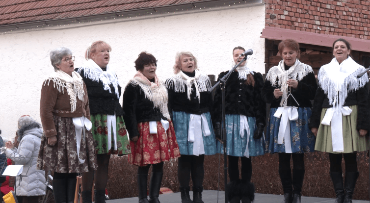 Tradiční Adventní zpívání zahájilo vánoční svátky v Ostrožské Nové Vsi