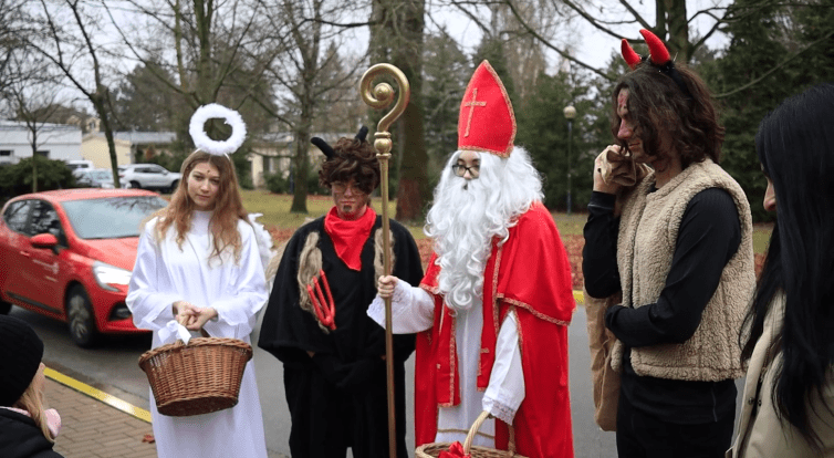 Mikulášská družina zavítala také do hodonínské nemocnice