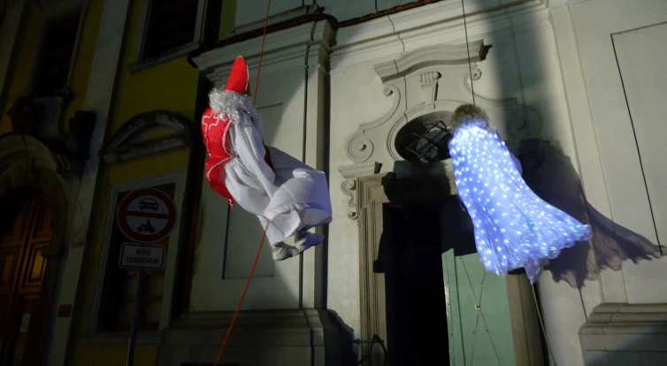 Na Masarykovo náměstí se opět snesl Mikuláš 