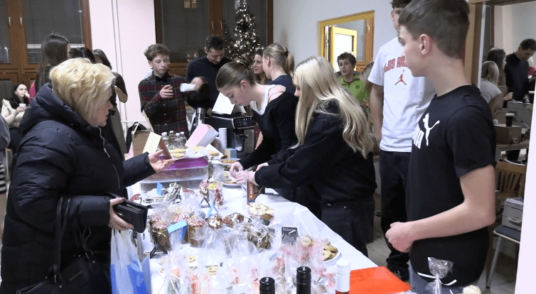 Církevní základní škola pořádala tradiční vánoční jarmark