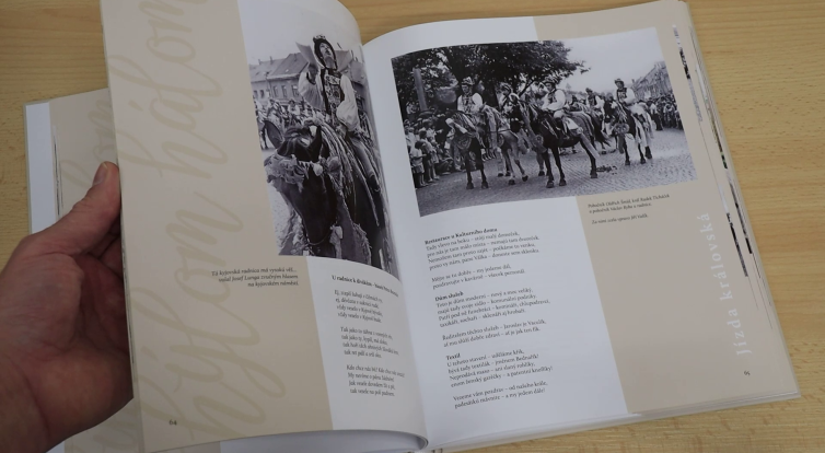 Nová kniha mapuje historii Skoronské jízdy králů na Slováckých rocích