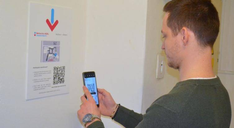 Konec bloudění ve valašskomeziříčské nemocnici. Pacienti najdou nejkratší cestu díky QR kódu