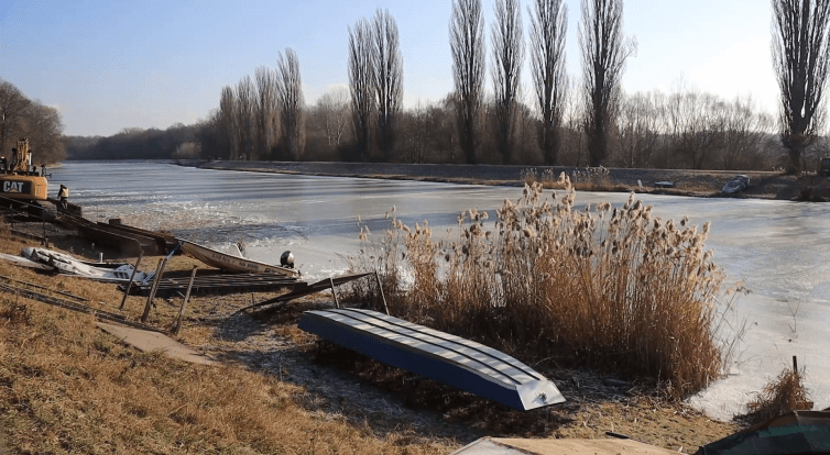 V přístavišti U Jezu vyrůstá nové molo