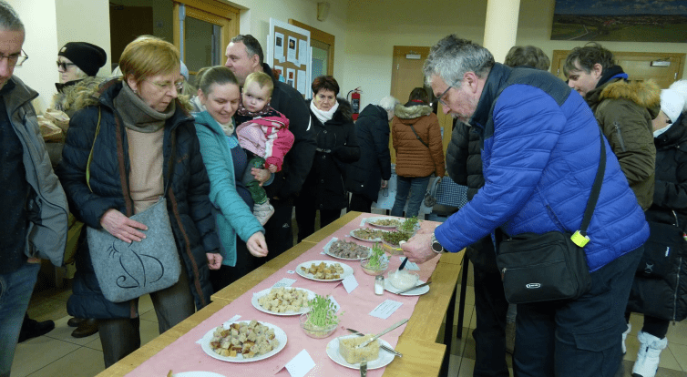 Košt v Nivnici opanoval chléb ochucený cibulkou