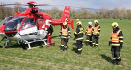 K nehodě na Vsetínsku musel letět vrtulník. Motorkář je ve vážném stavu